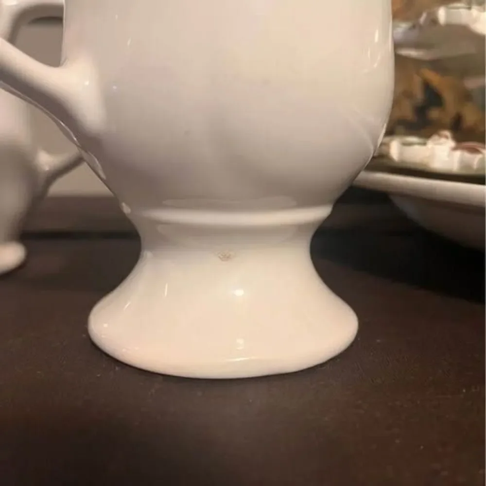 Vintage Farmhouse Cottage Core Pfaltzgraff Gazebo Stoneware White Mugs & Creamer